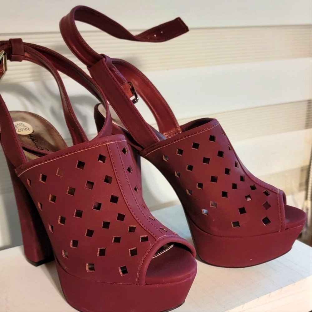 Women's High Heels, Size 8, Maroon